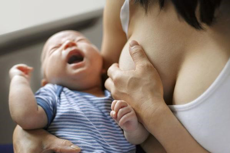 Nguyên nhân sữa mẹ ít dần & 6 cách kích sữa hiệu quả tại nhà