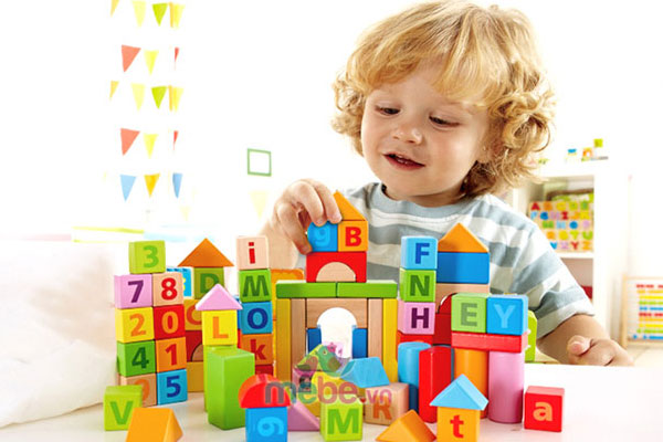 Đồ chơi thông minh cho bé 2 tuổi phát triển tư duy và trí thông minh