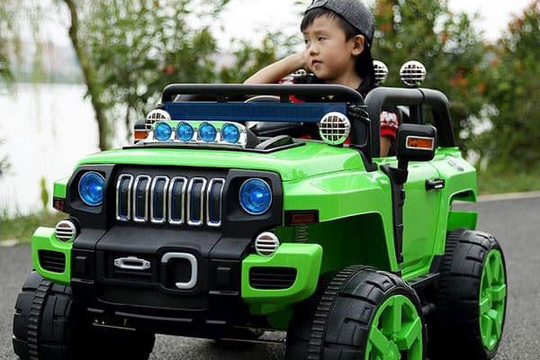 Xe ô tô điện trẻ em cho bé
