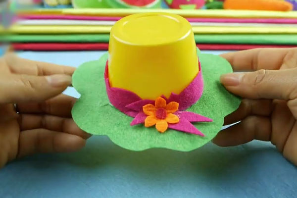 Cách làm đồ chơi chiếc mũ xinh xắn làm từ xốp bitis